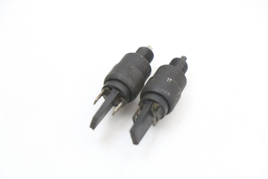 photo de BREMSLICHTSCHALTER PIAGGIO XEVO - X EVO 125 (2007 - 2017) - Zoom auf Gebrauchszustand