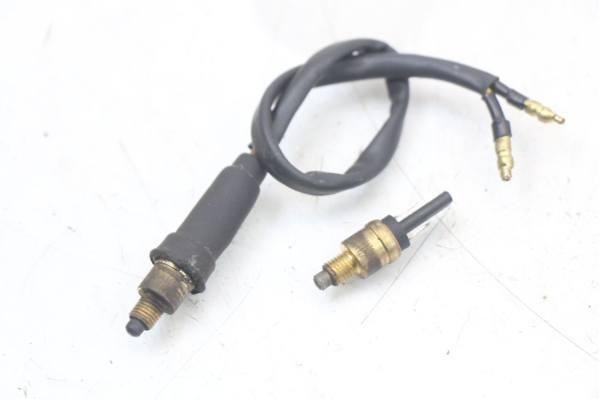 photo de BREMSLICHTSCHALTER YAMAHA BW'S NG NEXT GENERATION 50 (1996 - 2003) - Detailansicht des Bauteils