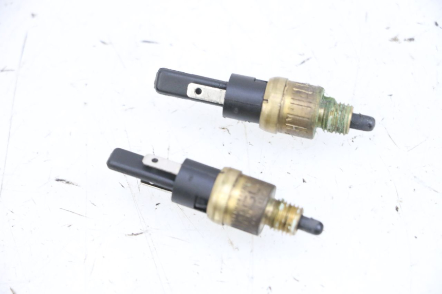 photo de BREMSLICHTSCHALTER YAMAHA YP MAJESTY 125 (2002 - 2006) - Hauptansicht