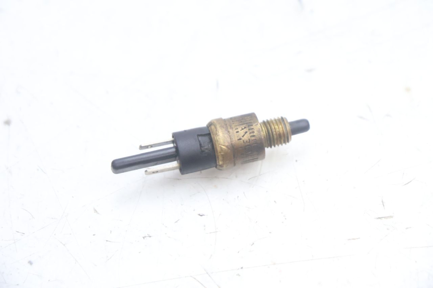 photo de BREMSLICHTSCHALTER YAMAHA YP MAJESTY 125 (2002 - 2006) - Detailansicht des Bauteils