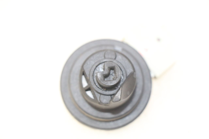 photo de ZÜNDSCHLOSS PIAGGIO LIBERTY IGET 4T 50 (2015 - 2020) - Alternative Perspektive