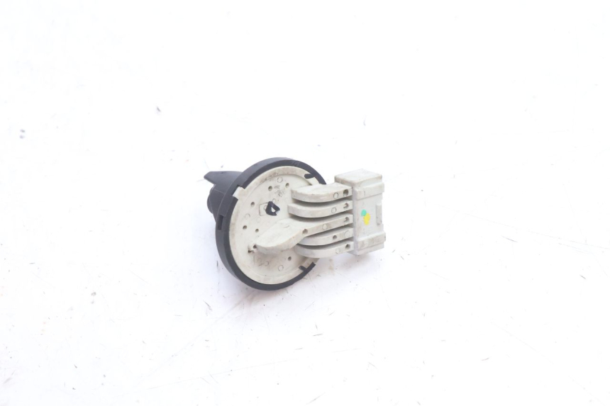 photo de SCHALTER PIAGGIO LIBERTY IGET 4T 50 (2021 - 2025) - Alternative Perspektive