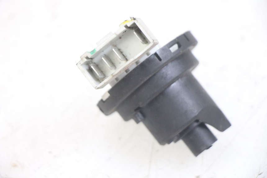 photo de ZÜNDSCHLOSS PIAGGIO MEDLEY 125 (2016 - 2023) - Zoom auf Gebrauchszustand