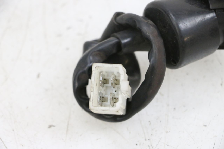 photo de SCHALTER PEUGEOT SPEEDFIGHT 4 4T EFI 50 (2021 - 2025) - Zoom auf Gebrauchszustand