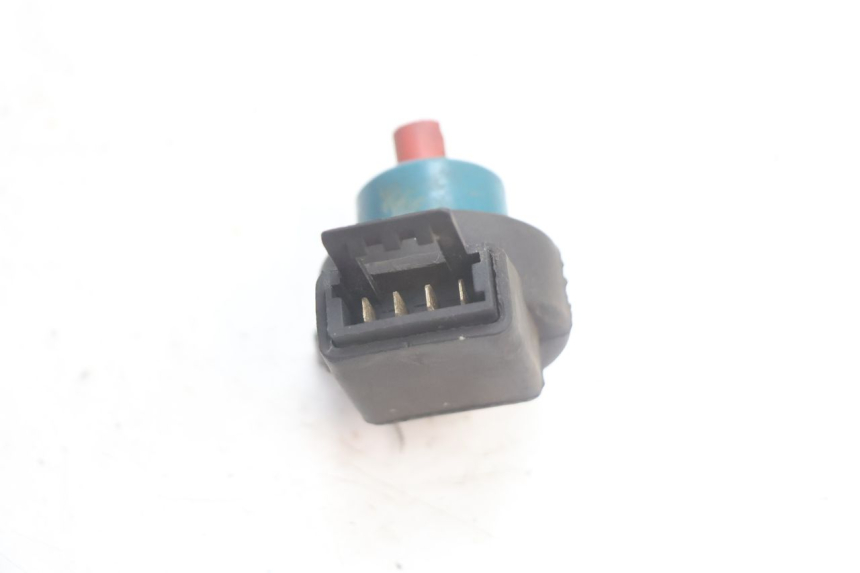 photo de SCHALTER PIAGGIO ZIP IGET 4T 50 (2021 - 2023) - Zoom auf Gebrauchszustand