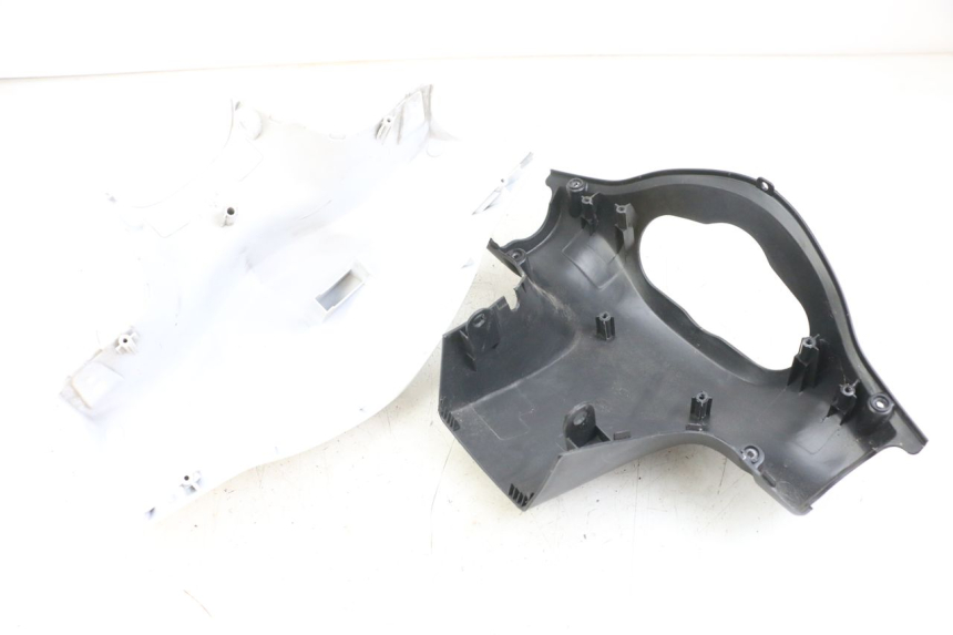 photo de LENKERABDECKUNG KYMCO AGILITY 4T 50 (2018 - 2022) - Detailansicht des Bauteils