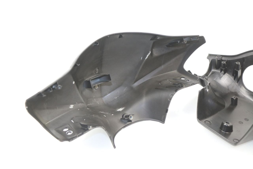 photo de LENKERVERKLEIDUNG KYMCO AGILITY PREMIUM 50 (2007 - 2010) - Details der Befestigungspunkte