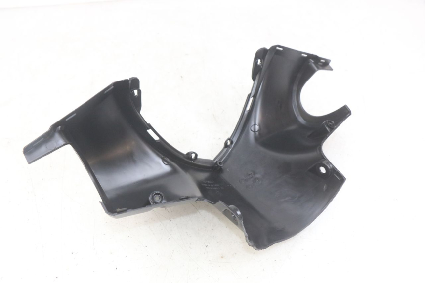 photo de HINTERE LENKERABDECKUNG KYMCO AGILITY 16+ 4T 50 (2018 - 2023) - Technische Nahaufnahme