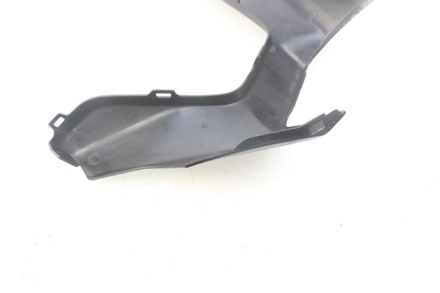 photo de HINTERE LENKERABDECKUNG SUZUKI AN BURGMAN 400 (2006 - 2010) - Zoom auf Gebrauchszustand