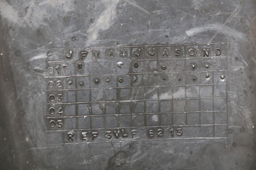 photo de HINTERE LENKERABDECKUNG MBK BOOSTER SPIRIT 50 (1999 - 2003) - Detailansicht des Bauteils