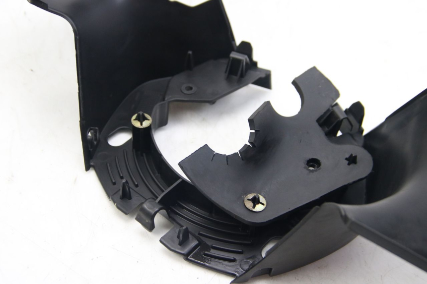 photo de HINTERE LENKERABDECKUNG PEUGEOT CITYSTAR 125 (2011 - 2017) - Oberflächenzustand und Material