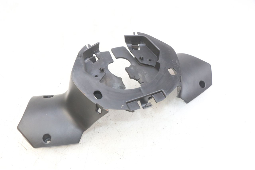 photo de HINTERE LENKERABDECKUNG PEUGEOT CITYSTAR 125 (2011 - 2017) - Detailansicht des Bauteils