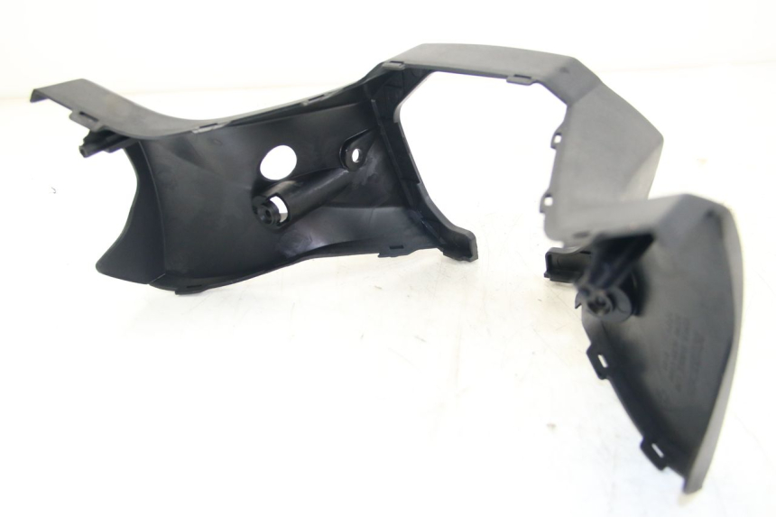 photo de HINTERE LENKERABDECKUNG KYMCO DOWNTOWN ABS 125 (2015 - 2017) - Zoom auf Gebrauchszustand