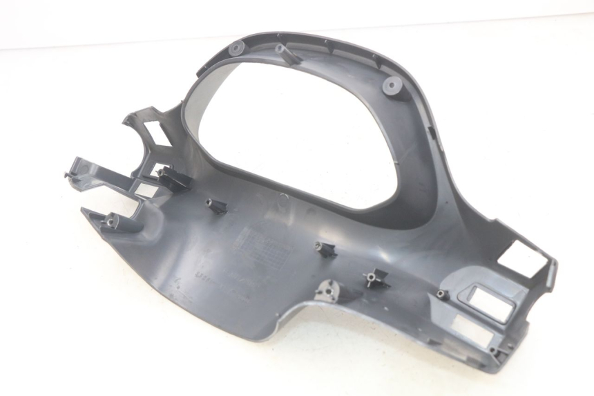 photo de HINTERE LENKERABDECKUNG HONDA FES PANTHEON 2T 125 (1998 - 2002) - Detailansicht des Bauteils