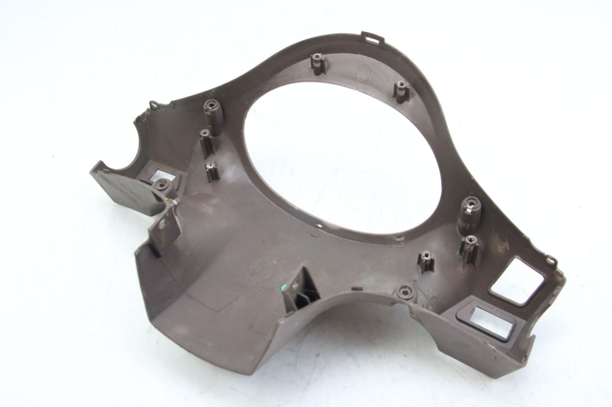 photo de HINTERE LENKERABDECKUNG SYM FIDDLE 2 125 (2010 - 2013) - Kennzeichnungen und Originalreferenzen