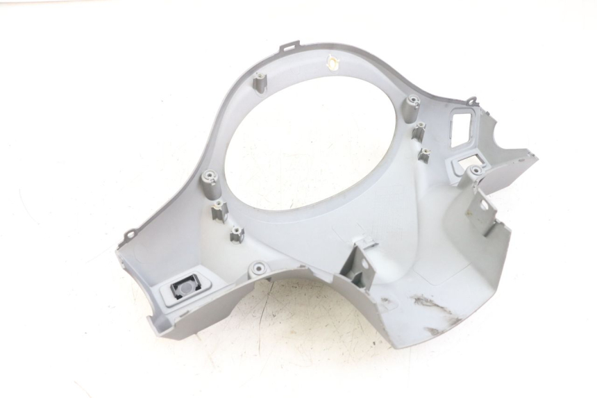 photo de HINTERE LENKERABDECKUNG SYM FIDDLE 3 III 125 (2014 - 2020) - Details der Befestigungspunkte