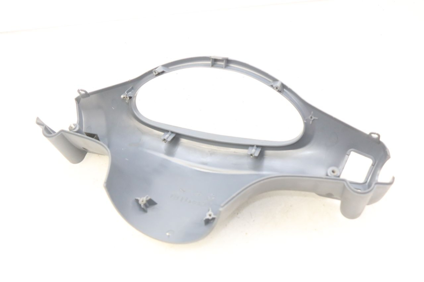 photo de HINTERE LENKERABDECKUNG PIAGGIO FLY 100 (2006 - 2010) - Technische Nahaufnahme