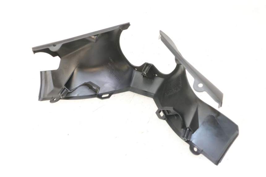 photo de LENKERVERKLEIDUNG HINTEN HONDA FORZA 125 (2021 - 2025) - Technische Nahaufnahme