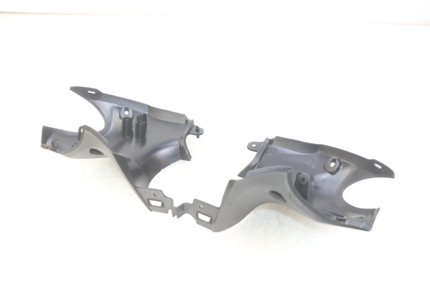 photo de HINTERE LENKERABDECKUNG YAMAHA HW XENTER 125 (2011 - 2017) - Technische Nahaufnahme