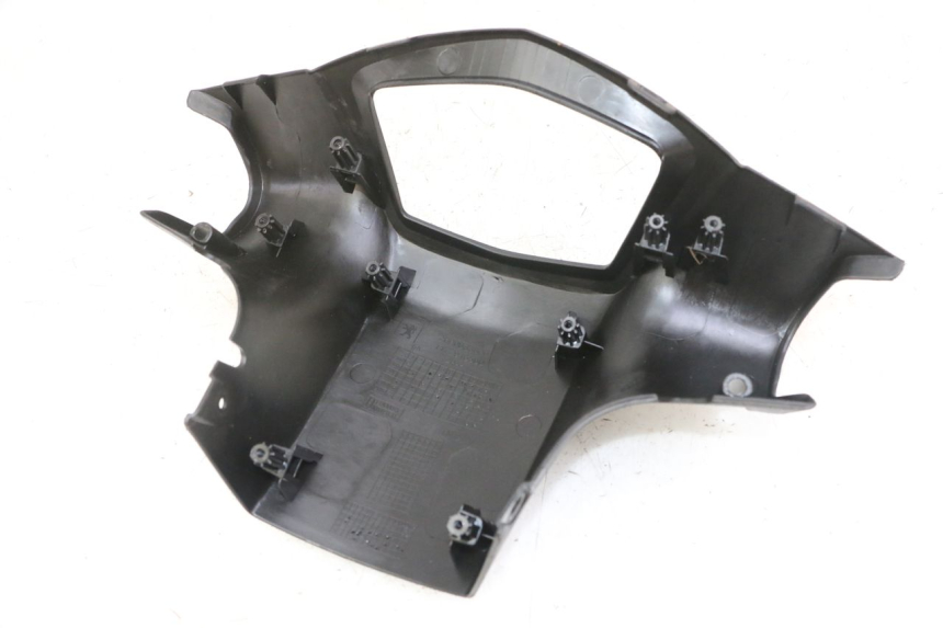 photo de LENKERVERKLEIDUNG HINTEN PEUGEOT KISBEE 2T 50 (2018 - 2022) - Details der Befestigungspunkte