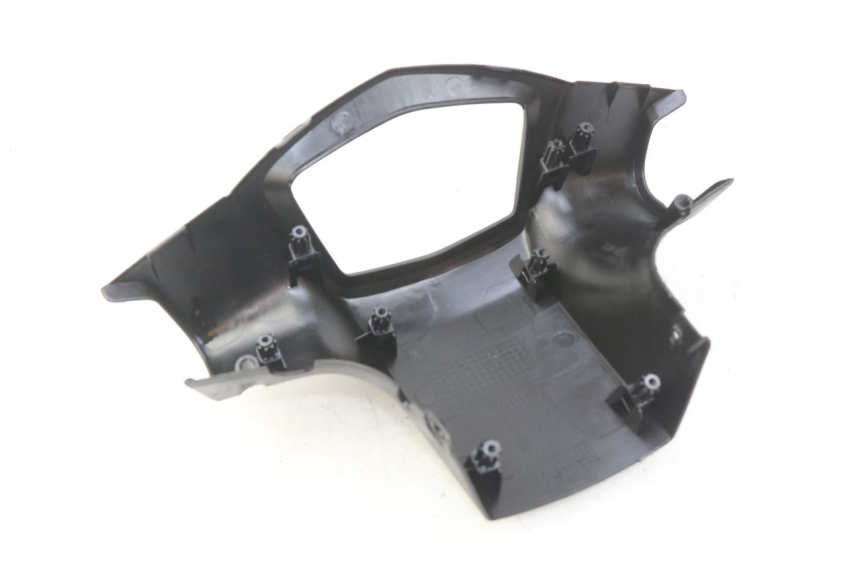 photo de HINTERE LENKERABDECKUNG PEUGEOT KISBEE 4T 50 (2018 - 2022) - Detailansicht des Bauteils