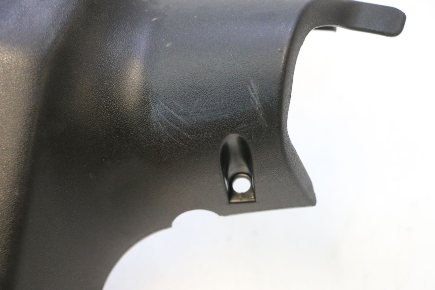photo de LENKERVERKLEIDUNG HINTEN PEUGEOT KISBEE 4T 50 (2023 - 2026) - Detailansicht des Bauteils