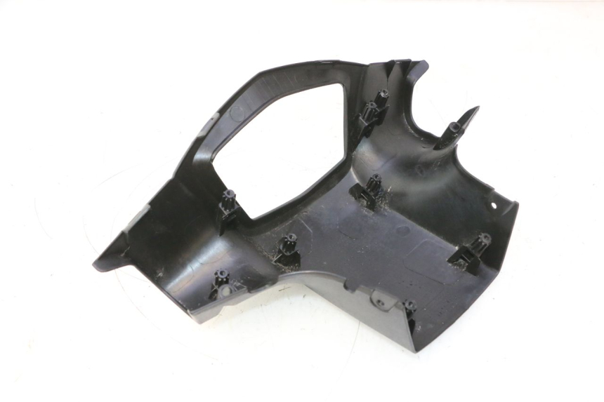 photo de LENKERVERKLEIDUNG HINTEN PEUGEOT KISBEE 4T 50 (2023 - 2026) - Details der Befestigungspunkte
