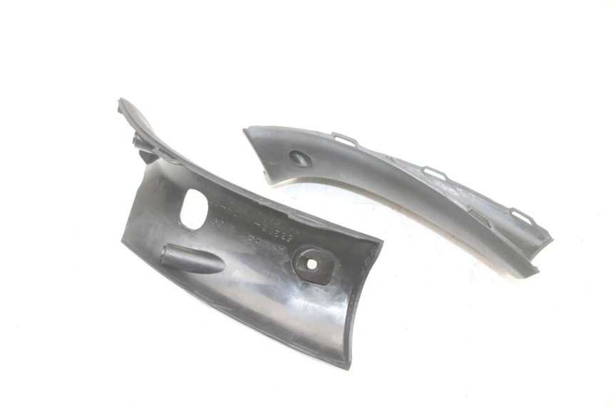 photo de LENKERVERKLEIDUNG HINTEN KYMCO GRAND DINK 125 (2008 - 2014) - Technische Nahaufnahme