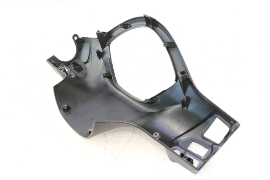 photo de LENKERVERKLEIDUNG HINTEN PIAGGIO LIBERTY IGET 4T 50 (2021 - 2025) - Details der Befestigungspunkte