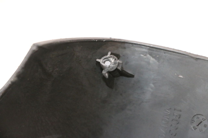 photo de LENKERVERKLEIDUNG HINTEN PIAGGIO LIBERTY IGET 4T 50 (2021 - 2025) - Kennzeichnungen und Originalreferenzen