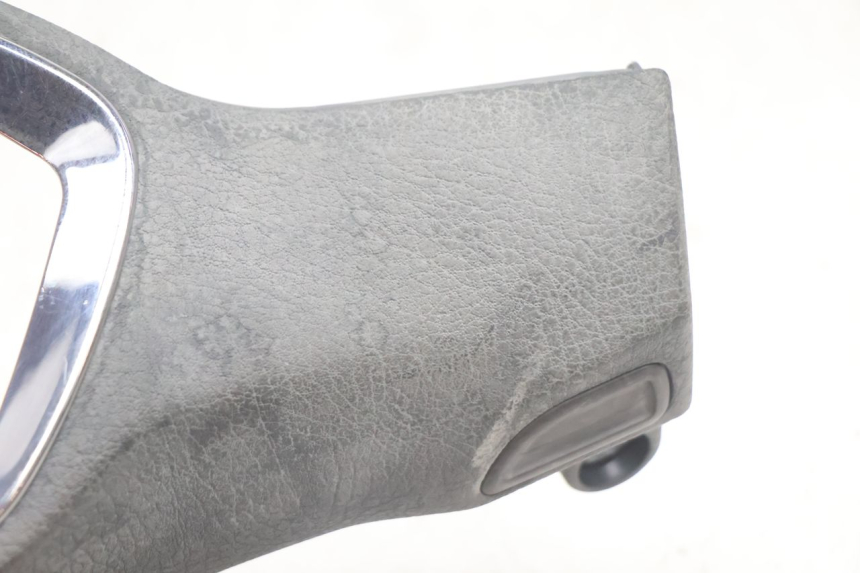photo de LENKERVERKLEIDUNG HINTEN PIAGGIO LIBERTY 125 (1998 - 2008) - Zoom auf Gebrauchszustand