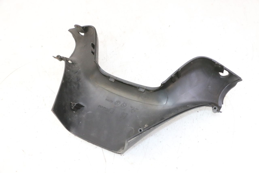 photo de RüCKSPIEGELABDECKUNG PIAGGIO MP3 RL 250 (2006 - 2010) - Details der Befestigungspunkte