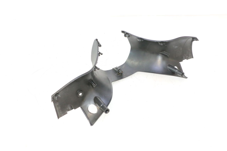 photo de LENKERVERKLEIDUNG HINTEN PIAGGIO MP3 500 (2016 - 2018) - Details der Befestigungspunkte
