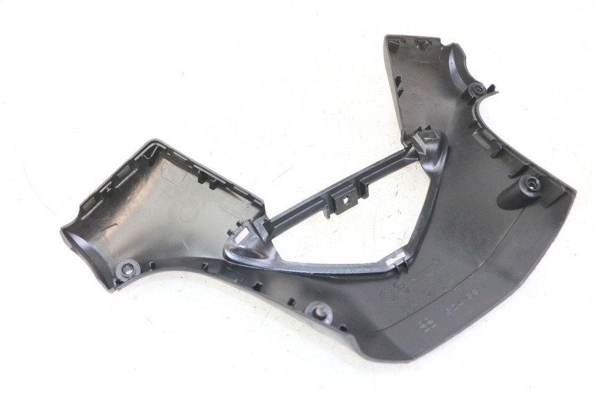 photo de RüCKSPIEGELABDECKUNG GILERA NEXUS 125 (2009 - 2013) - Details der Befestigungspunkte