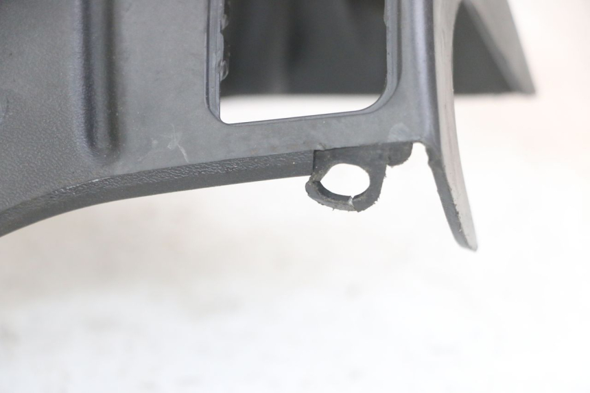 photo de LENKERVERKLEIDUNG HINTEN GILERA RUNNER SL 50 (2006 - 2009) - Details der Befestigungspunkte