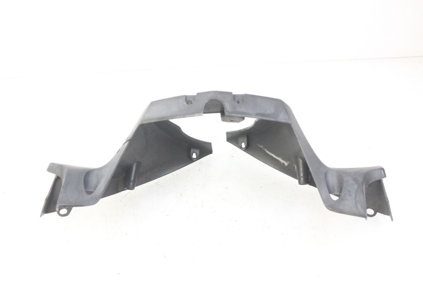 photo de HINTERE LENKERABDECKUNG PEUGEOT SATELIS COMPRESSOR K15 125 (2006 - 2009) - Detailansicht des Bauteils