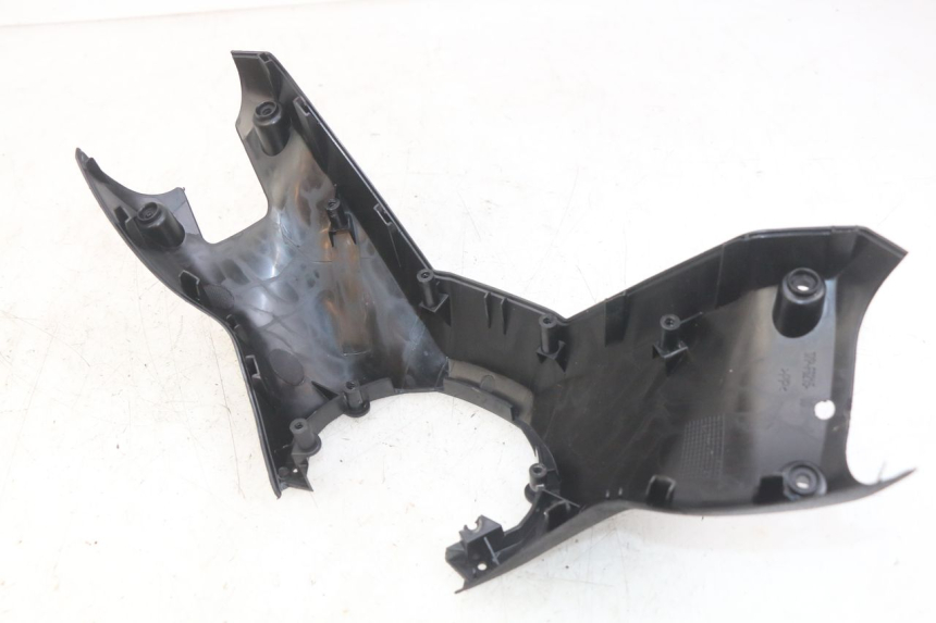 photo de HINTERE LENKERABDECKUNG MBK SKYCRUISER 125 (2010 - 2013) - Zoom auf Gebrauchszustand