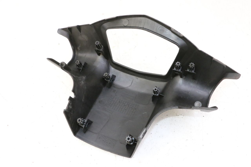 photo de LENKERVERKLEIDUNG HINTEN PEUGEOT STREETZONE I 2T 50 (2018 - 2020) - Details der Befestigungspunkte