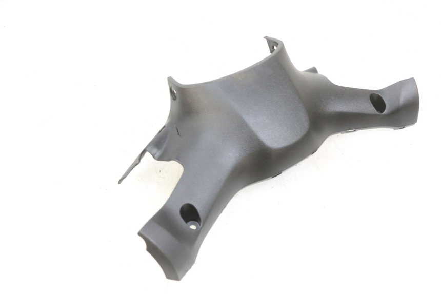photo de LENKERVERKLEIDUNG HINTEN YAMAHA TRICITY 300 (2020 - 2024) - Detailansicht des Bauteils