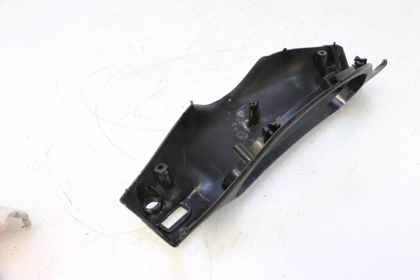 photo de LENKERVERKLEIDUNG HINTEN PIAGGIO TYPHOON 50 (2000 - 2009) - Detailansicht des Bauteils