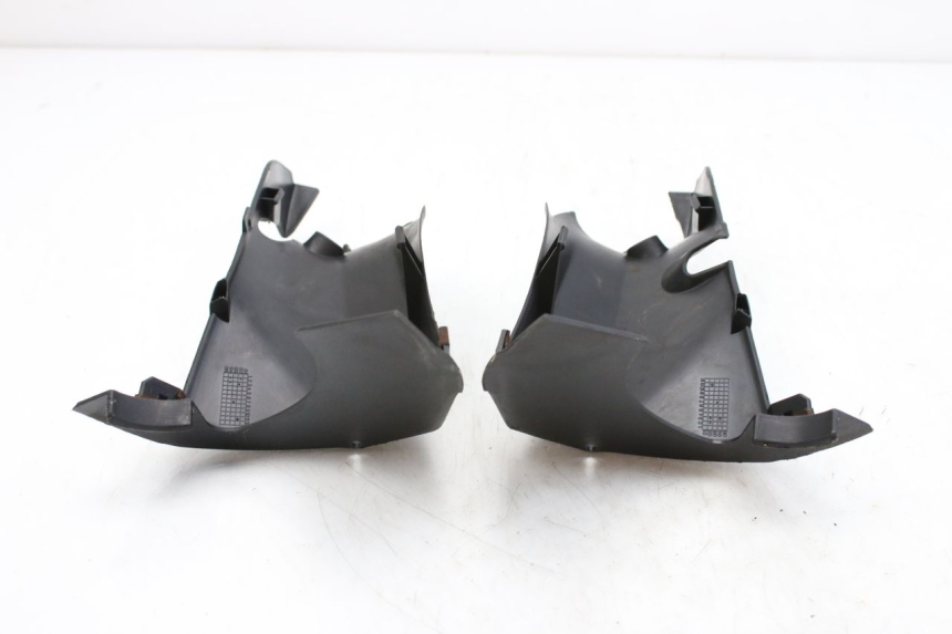 photo de HINTERE LENKERABDECKUNG SUZUKI UH BURGMAN 125 (2002 - 2006) - Technische Nahaufnahme