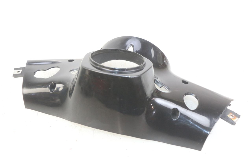 photo de HINTERE LENKERABDECKUNG PIAGGIO VESPA PRIMAVERA 2T 50 (2013 - 2018) - Detailansicht des Bauteils