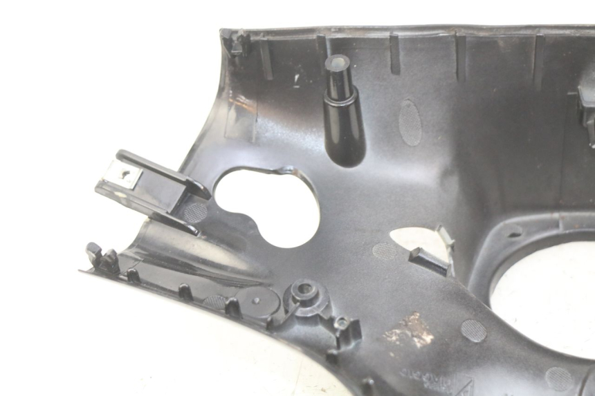 photo de HINTERE LENKERABDECKUNG PIAGGIO VESPA PRIMAVERA 2T 50 (2013 - 2018) - Technische Nahaufnahme