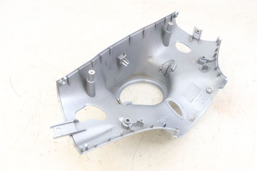 photo de LENKERVERKLEIDUNG HINTEN PIAGGIO VESPA PRIMAVERA 4T 50 (2021 - 2024) - Details der Befestigungspunkte