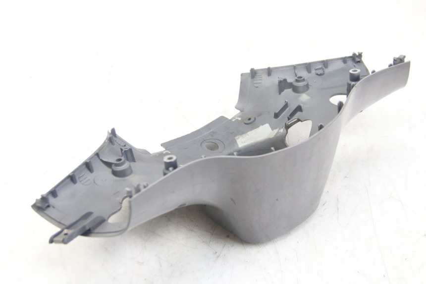 photo de HINTERE LENKERABDECKUNG PIAGGIO VESPA SPRINT 2T 50 (2014 - 2018) - Zoom auf Gebrauchszustand