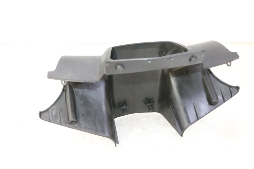 photo de LENKERVERKLEIDUNG HINTEN PEUGEOT VIVACITY NEW 4T 50 (2008 - 2017) - Details der Befestigungspunkte