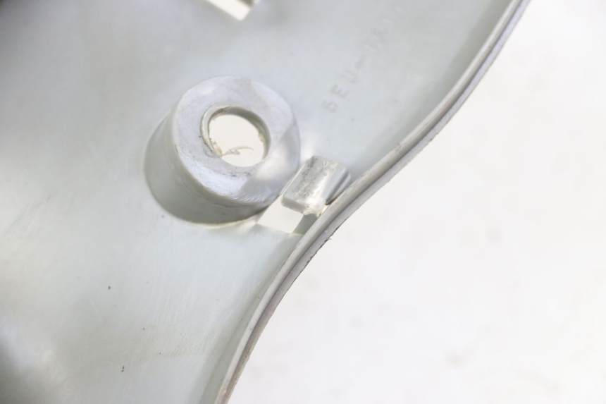 photo de LENKERVERKLEIDUNG HINTEN YAMAHA WHY 50 (1998 - 2000) - Details der Befestigungspunkte