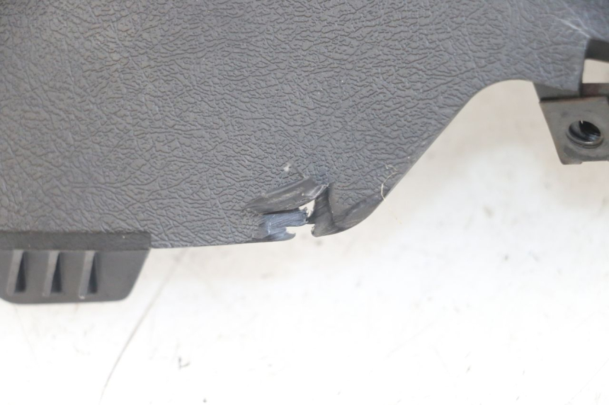 photo de HINTERE LENKERABDECKUNG YAMAHA XMAX X-MAX 125 (2006 - 2009) - Detailansicht des Bauteils