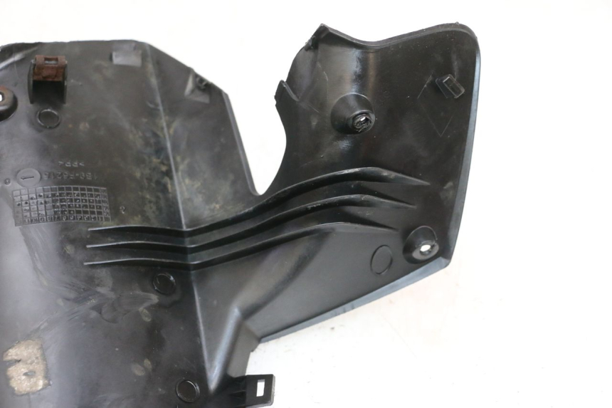 photo de HINTERE LENKERABDECKUNG YAMAHA XMAX X-MAX 125 (2006 - 2009) - Detailansicht des Bauteils