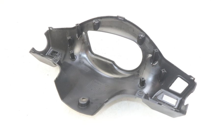 photo de HINTERE LENKERABDECKUNG SYM X-PRO 4T 50 (2014 - 2021) - Detailansicht des Bauteils